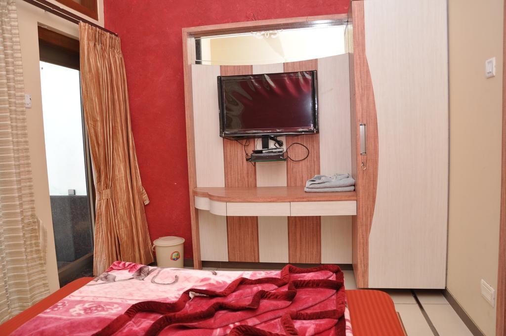 Raval Bunglow Hotell Panchgani Eksteriør bilde