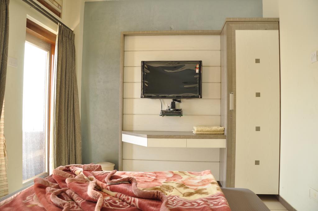 Raval Bunglow Hotell Panchgani Eksteriør bilde